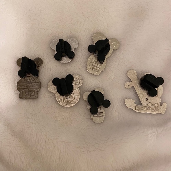 Disney Authentic Enamel Pins - Picture 3 of 4